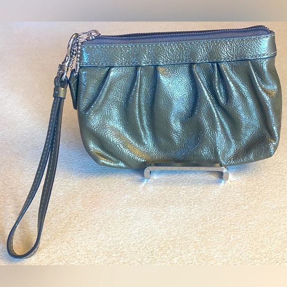 COACH Olive Green Patent Leather Wristlet, EUC - Picture 2 of 10